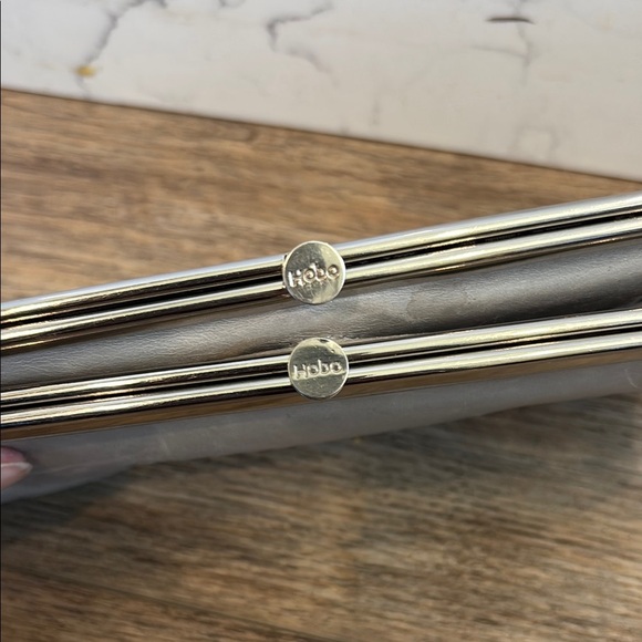 Hobo Lauren Clutch Wallet Leather Double Frame Light Gray Magnetic - Picture 4 of 11